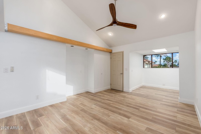 9709 E Mountain View Rd UNIT 2705, 01-05