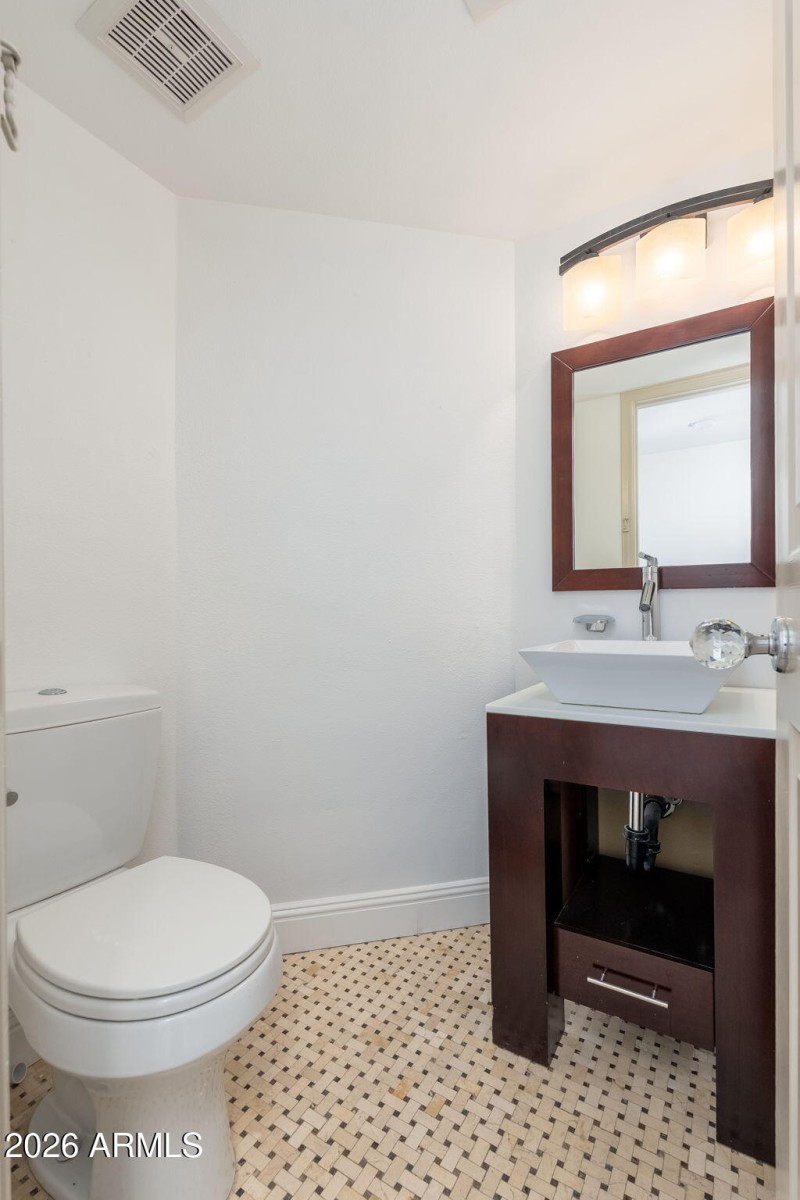 9709 E Mountain View Rd UNIT 2705, 01-05