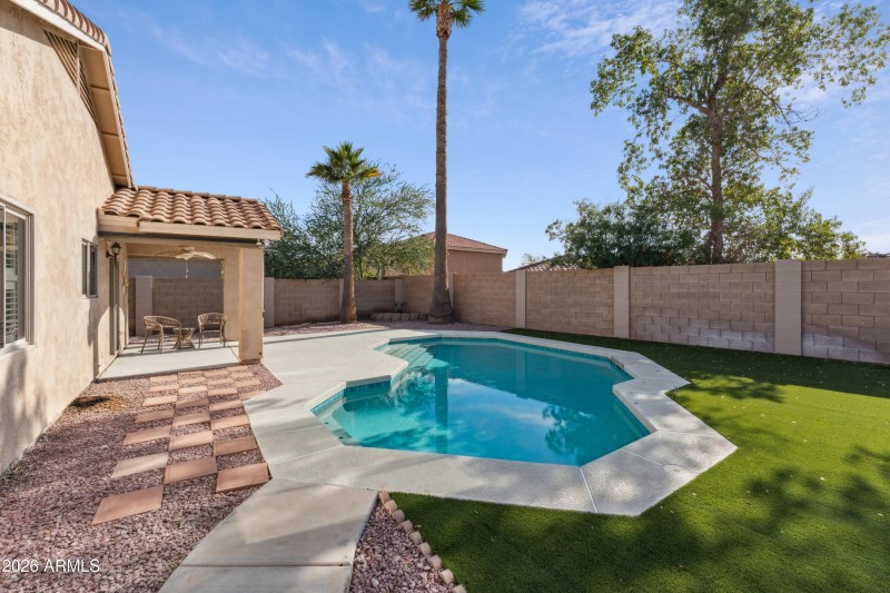 photos_high_resolution_55_1737_W_Hiddenv