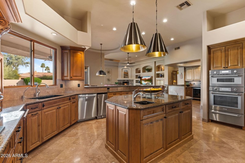 Chefs Gourtmet Ktichen with new Luxury T