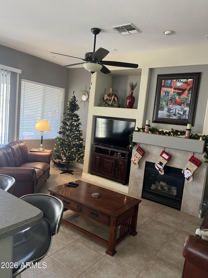 98029776-0198-4B98-A408-E149B5D5122C