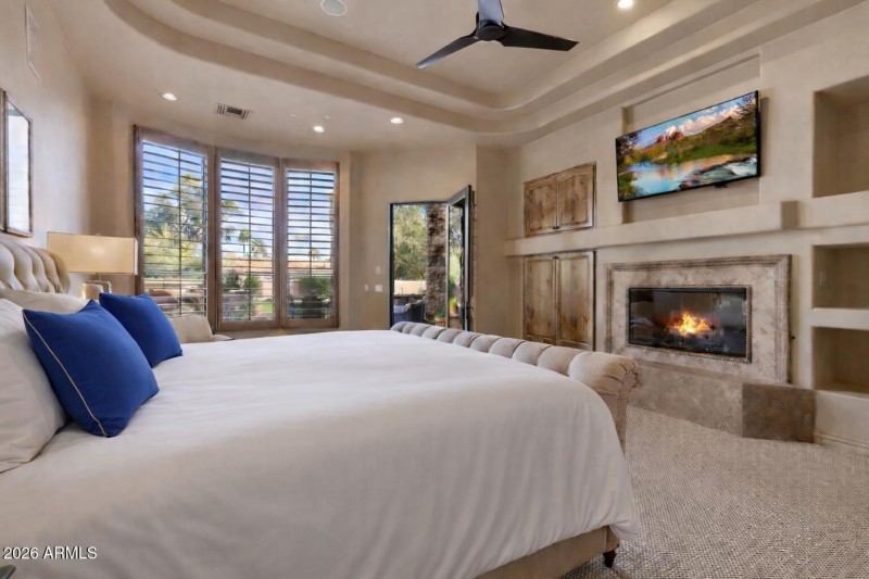 Primary Bedroom with access to the resor