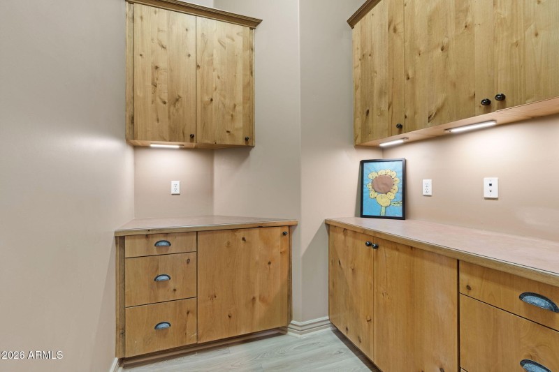 Double Office with Walk in Closet