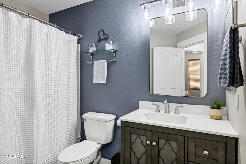 Second level full bath