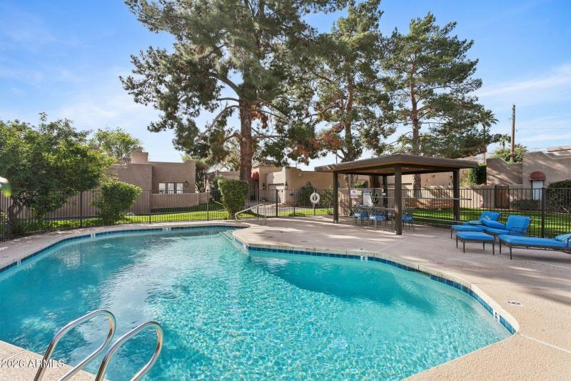 Los Escondidos Community Pool