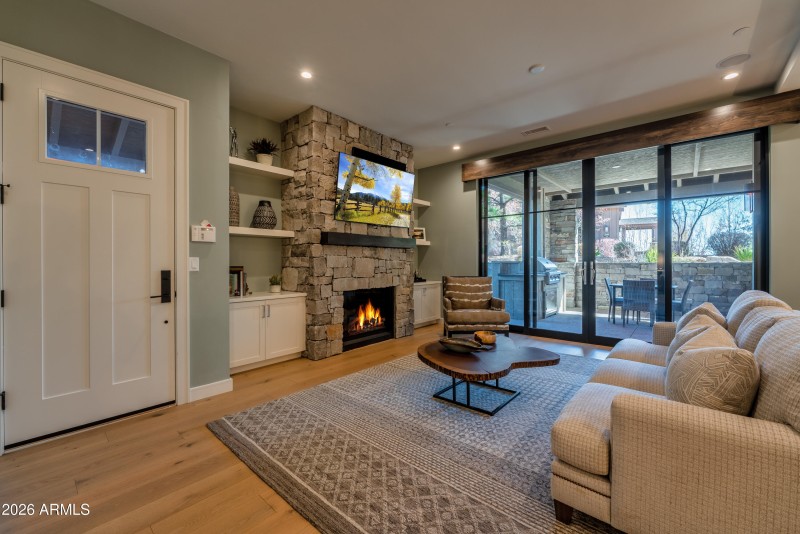 TCI-1749.E.Bent.Tree.Circle-3