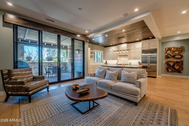 TCI-1749.E.Bent.Tree.Circle-4