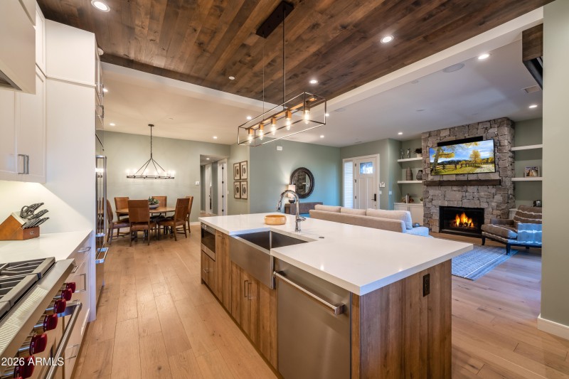 TCI-1749.E.Bent.Tree.Circle-6