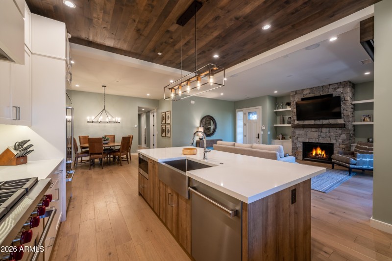 TCI-1749.E.Bent.Tree.Circle-7