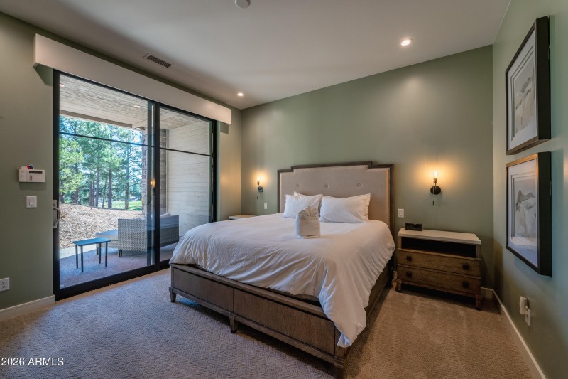 TCI-1749.E.Bent.Tree.Circle-10