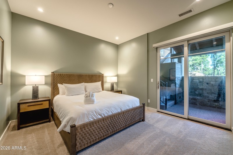 TCI-1749.E.Bent.Tree.Circle-16