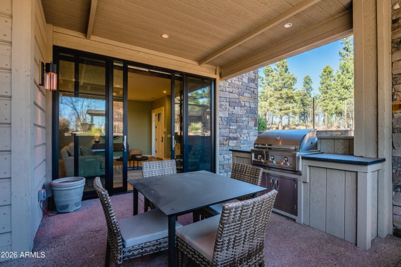 TCI-1749.E.Bent.Tree.Circle-18