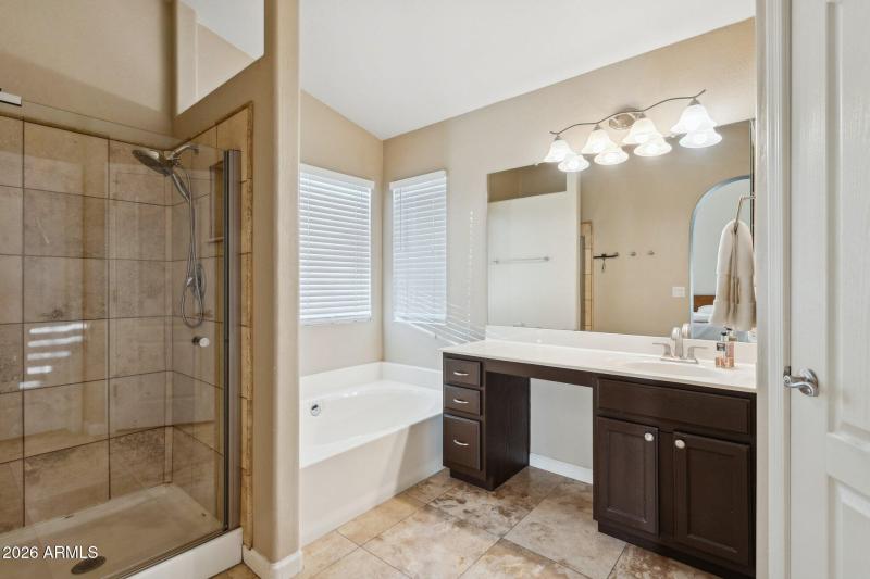 En suite bath w custom shower