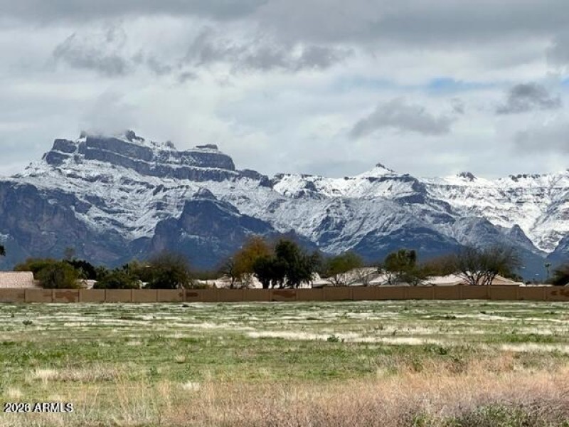 SUPERSTITION MOUNTAINS