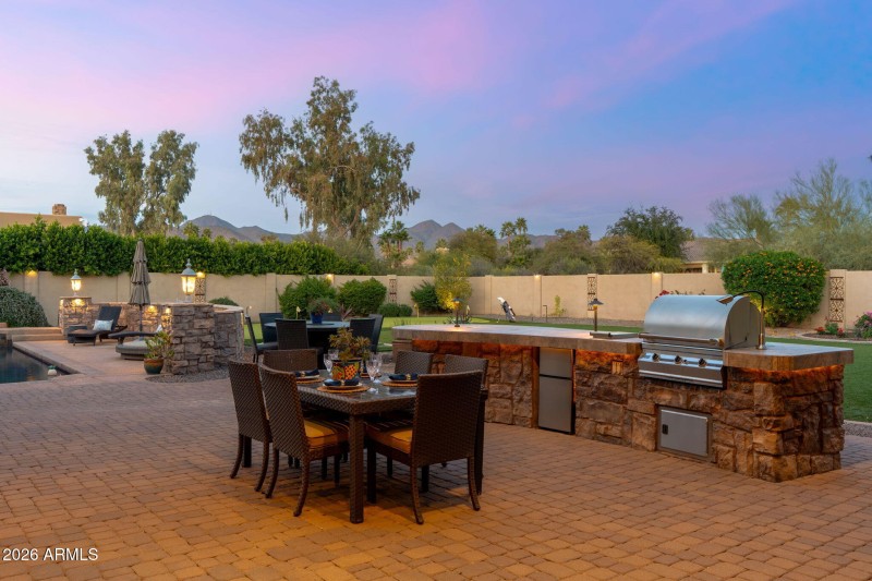 Outdoor Chef's Kitchen