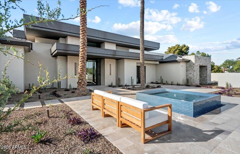 004-9790 N 56th St 97