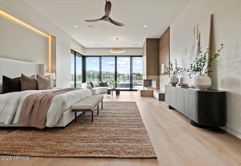 021-9790 N 56th St 10