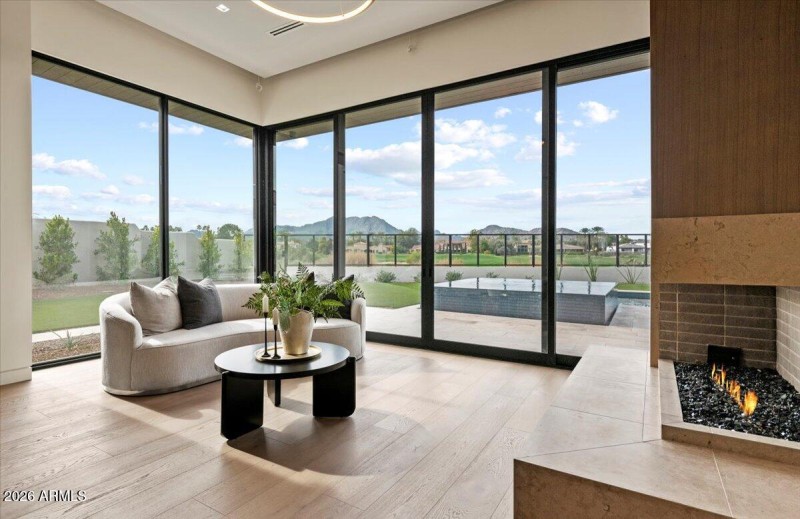 024-9790 N 56th St 13