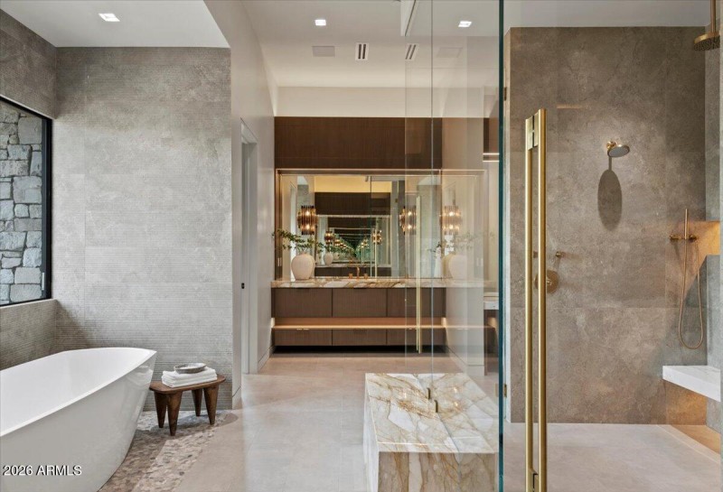 032-9790 N 56th St 19