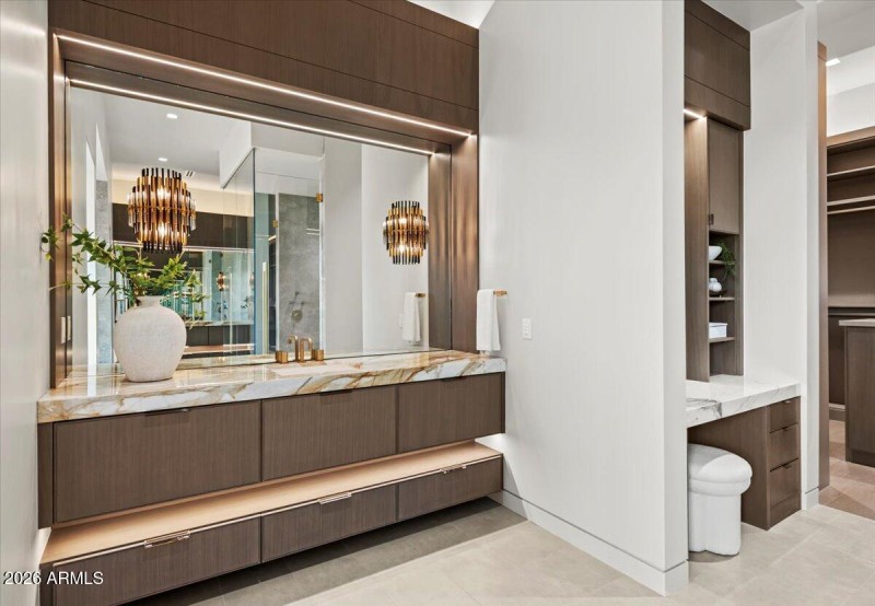 035-9790 N 56th St 89