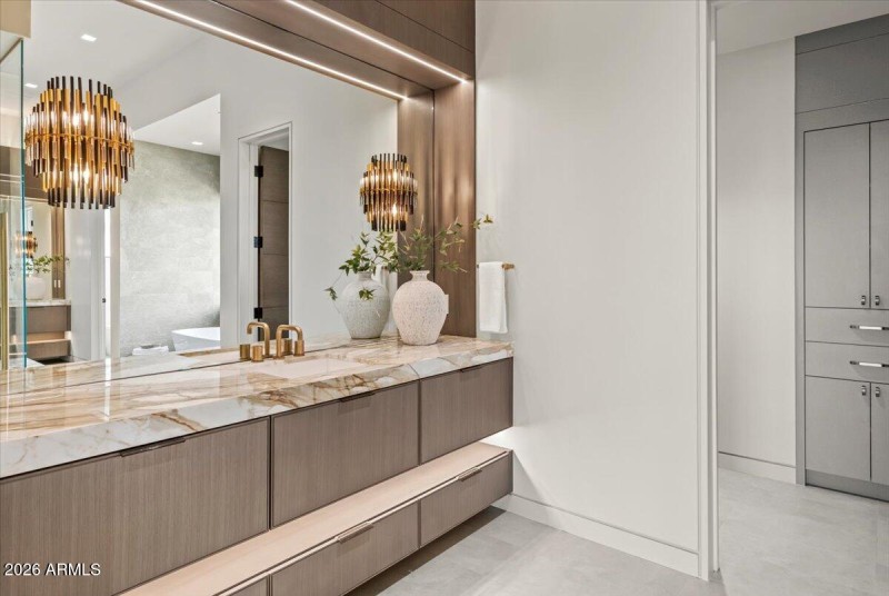 039-9790 N 56th St 87