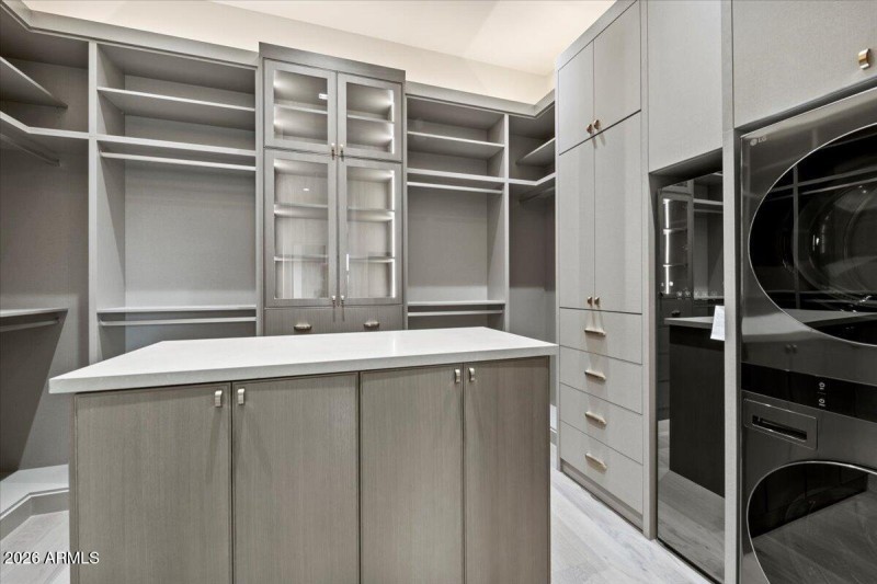 042-9790 N 56th St 25