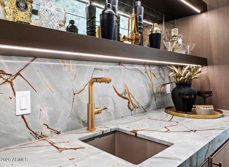 050-9790 N 56th St 90