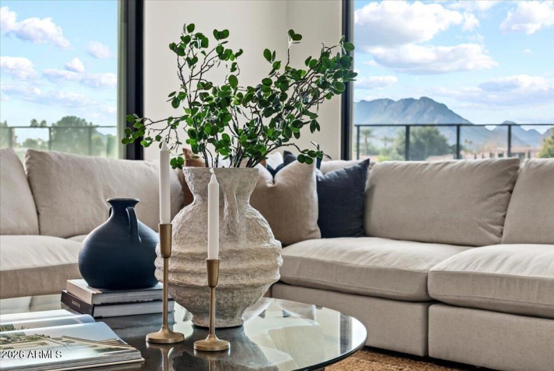 067-9790 N 56th St 84