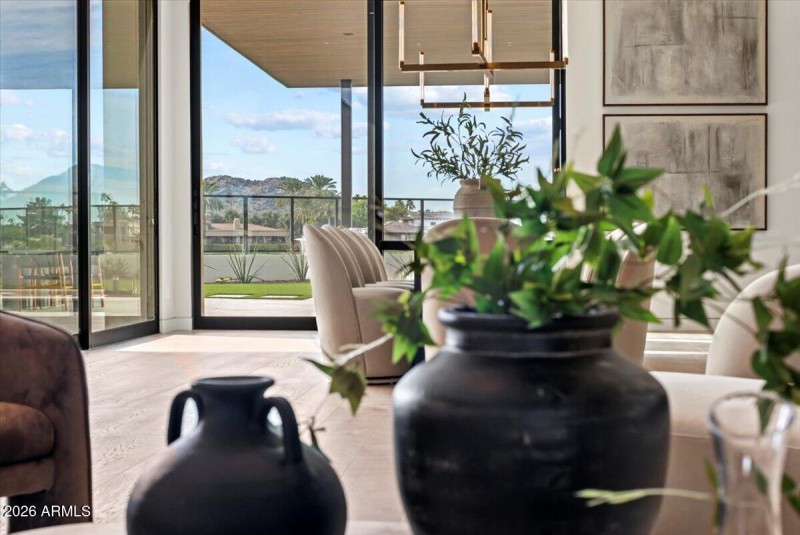 071-9790 N 56th St 81