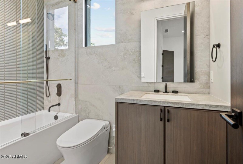 079-9790 N 56th St 55