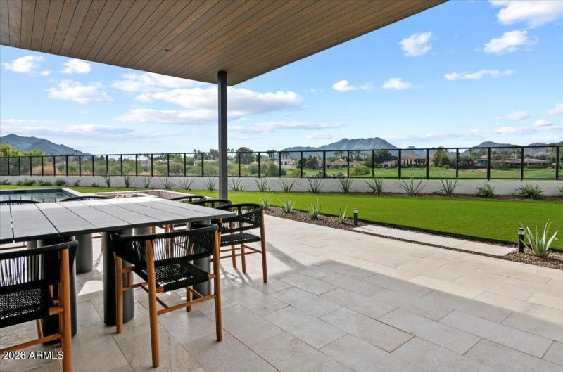 093-9790 N 56th St 69