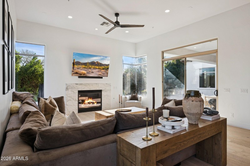 16-web-or-mls-11479-n-87th-pl