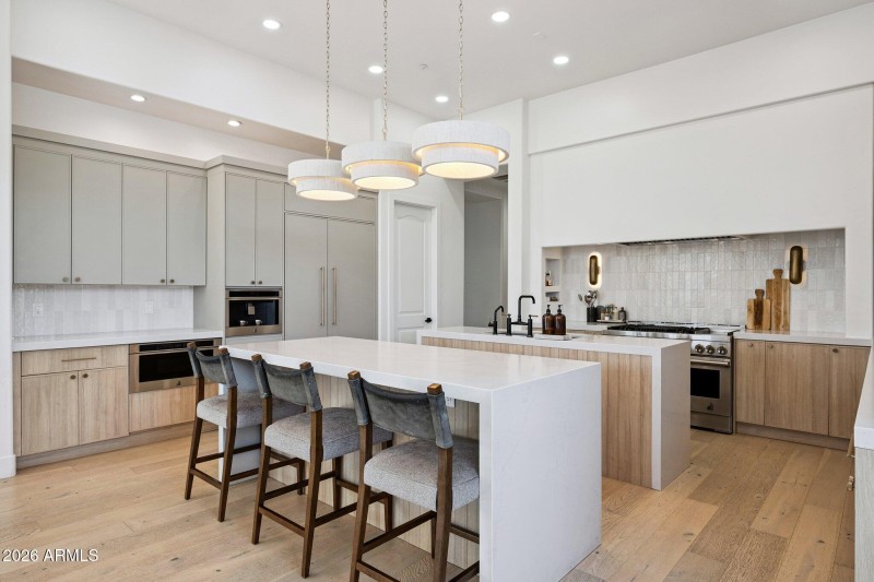 21-web-or-mls-11479-n-87th-pl