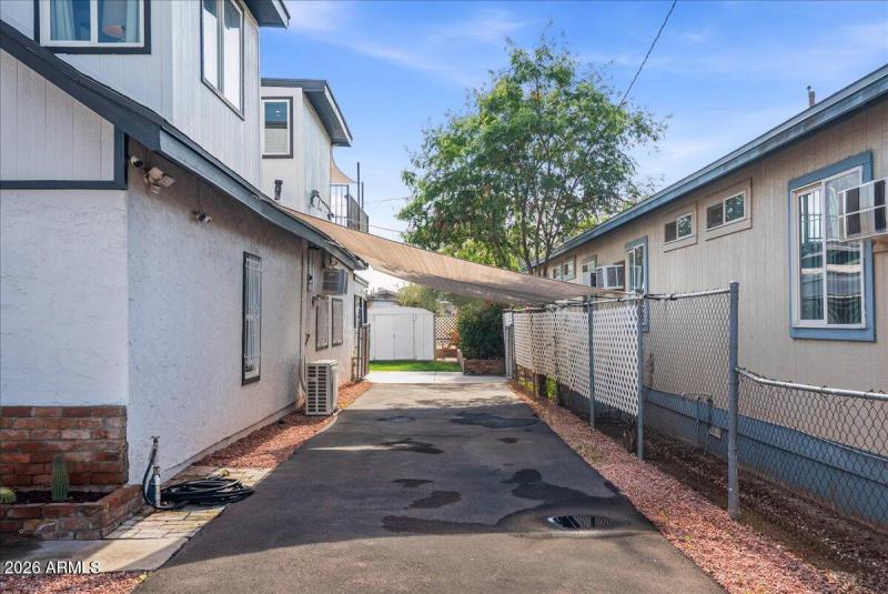 Adjacent driveway, plenty of parking