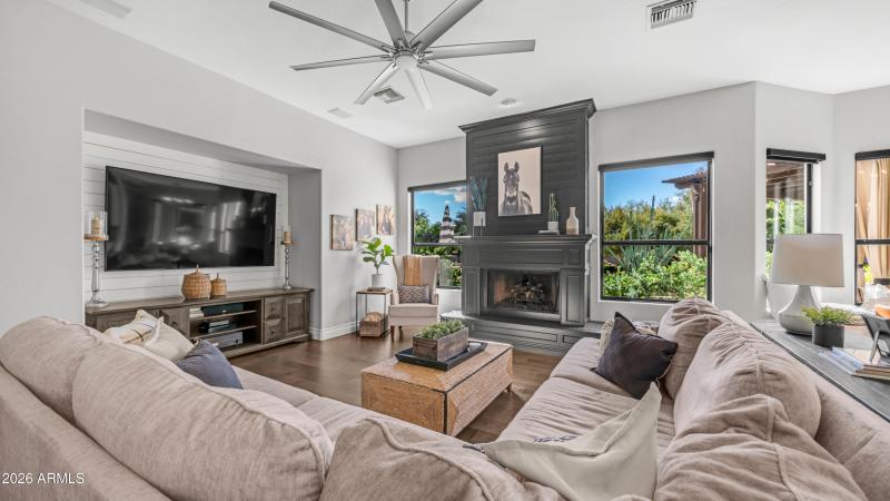 2731 E Capricorn Pl (36)