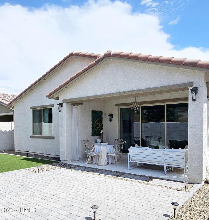 Entertaining Rear Yard & Patio ib