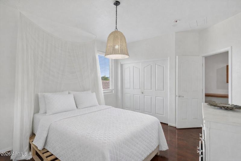 B6DFD9C8-BA2F-4D0B-9483-C7799F6F4541