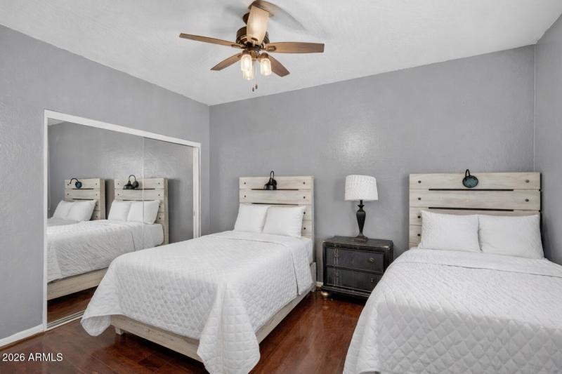 0DFF1810-1522-425F-80CE-CFAFC5EE7C89