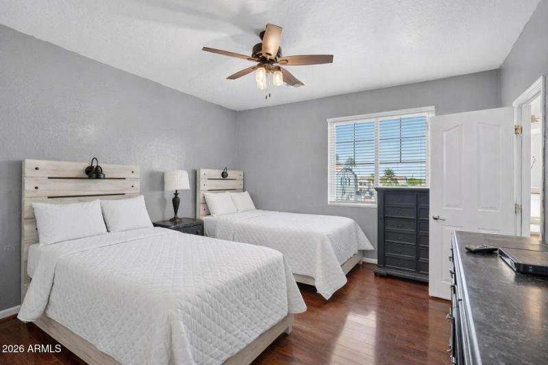 F2A5DF8B-B6D6-4196-974B-EF4B82B15D07