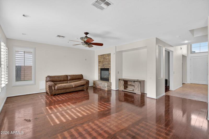 68-web-or-mls-Ravenswood_05 (2)