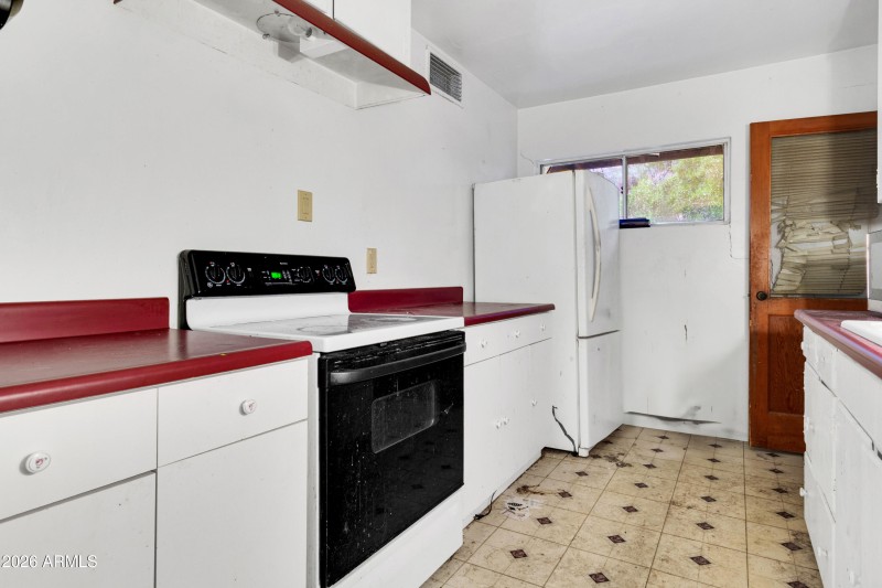 4970 E Hidalgo St-12