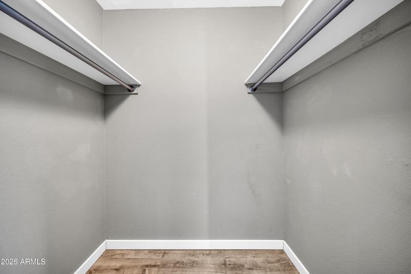 9422 W Manzanita Dr-15