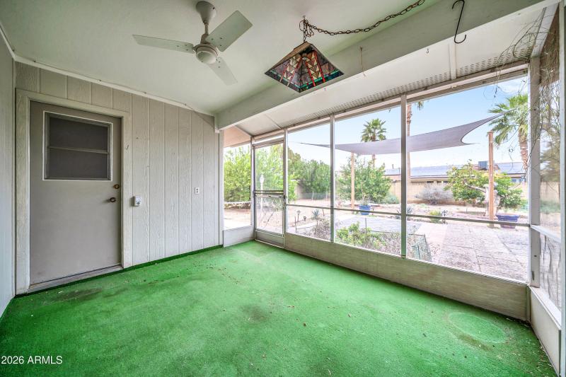 9422 W Manzanita Dr-25