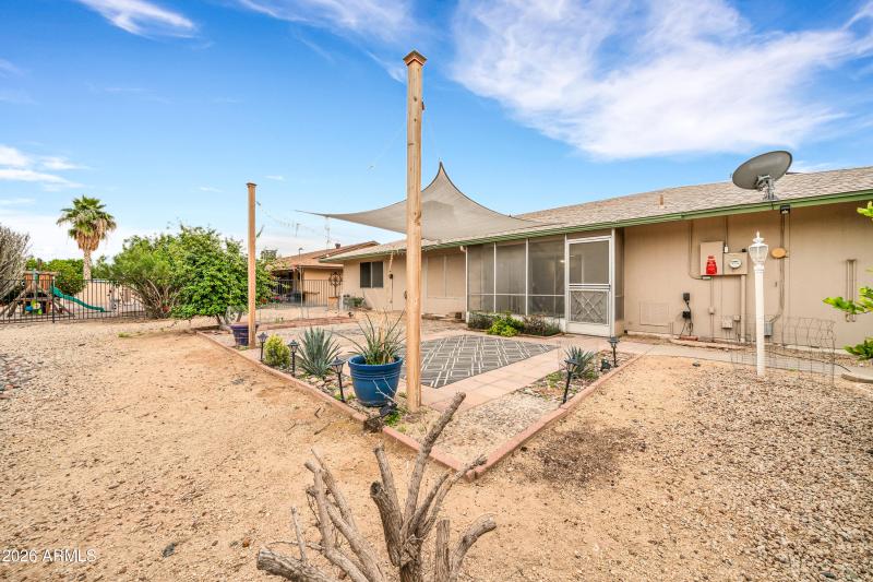 9422 W Manzanita Dr-27