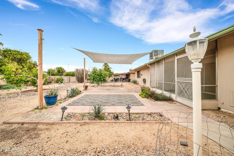 9422 W Manzanita Dr-28