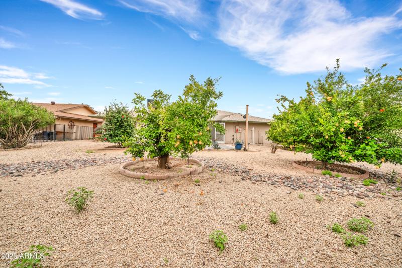 9422 W Manzanita Dr-31