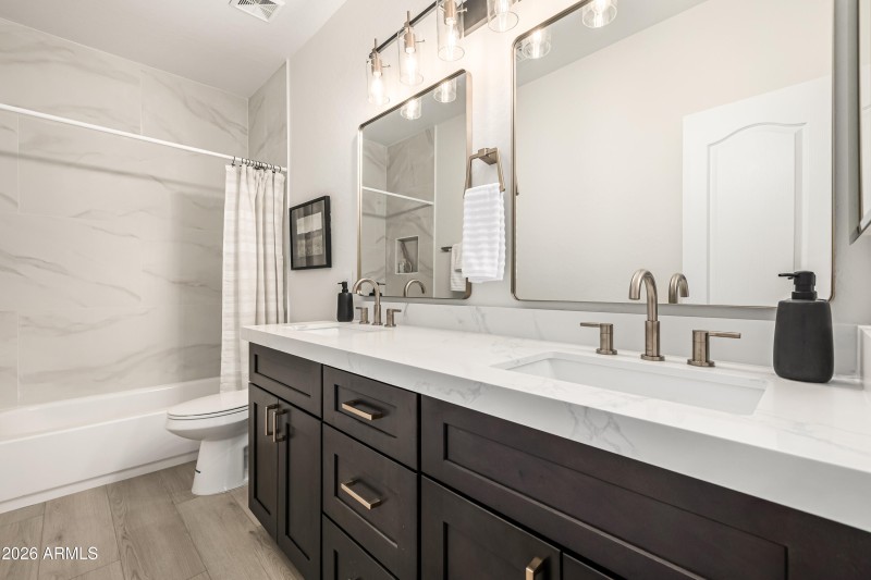 3835 N Stone Point Circle