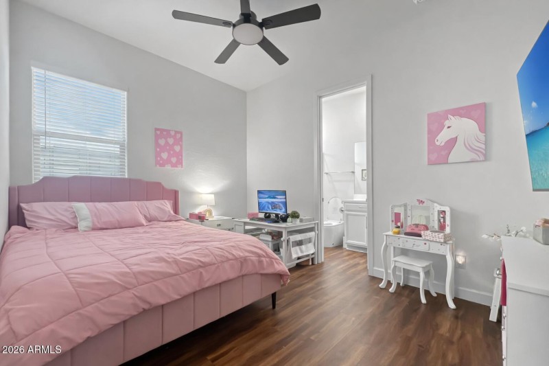 Bedroom 2/ Junior Suite