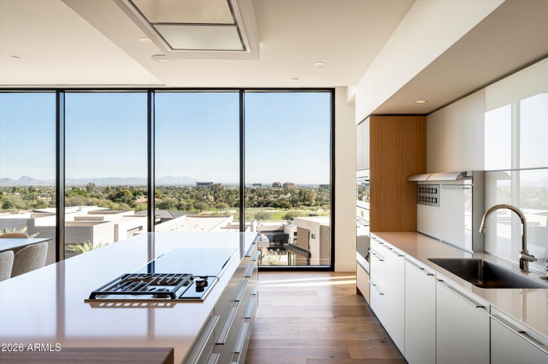 12-5000 N Camelback Ridge Rd #4-12