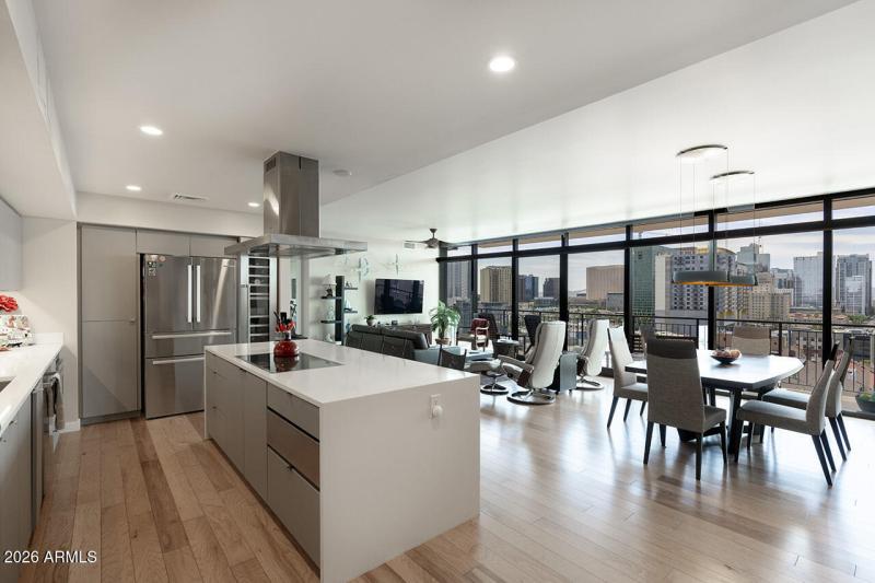 200 W PORTLAND ST 1113